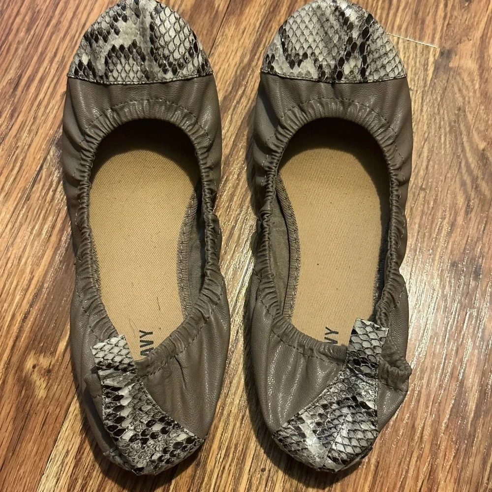 Old Navy ballet style flats